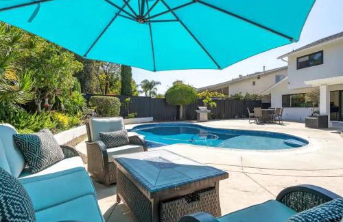 Bay Ho Casa | Designer Family Home with Resort-Style Oasis