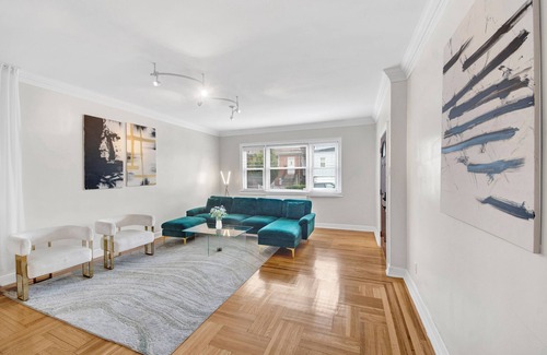 Southeast Yonkers Casa | Designer Home 3BR Retreat mins to NYC H1