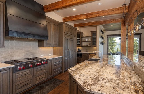 Timber Trail Casa | Designer Home + Ski in/Ski out + Hot Tub - Epic Retreat