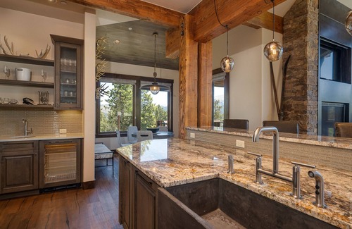 Timber Trail Casa | Designer Home + Ski in/Ski out + Hot Tub - Epic Retreat