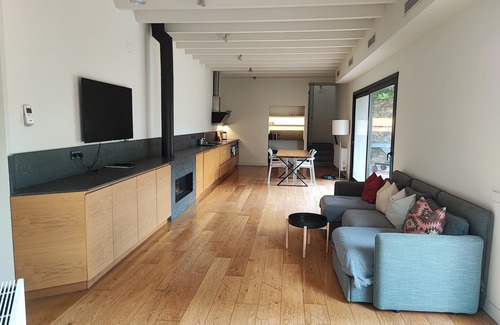Alella Casa | Casa de diseño para 5 con piscina en una zona pintoresca increíble
