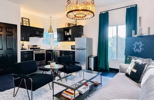 Mar Vista Casa | Designer loft in luxury home near beach. Sleeps 4