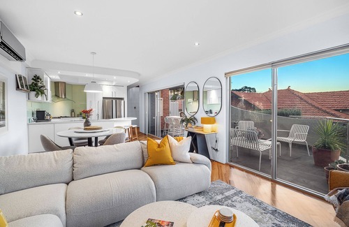 South Perth Casa | Designer Luxury 3BRD - Epic Views - South Perth