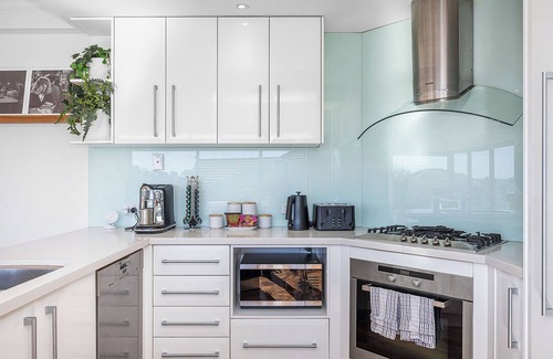 South Perth Casa | Designer Luxury 3BRD - Epic Views - South Perth