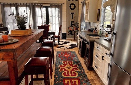 Santa Ynez Casa | Designer one bedroom and loft stay amongst a working horse ranch.