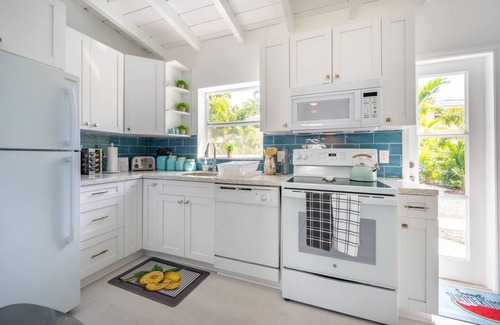 Middle River Terrace Casa | Designer Pool Home! BNR Vacation Rentals