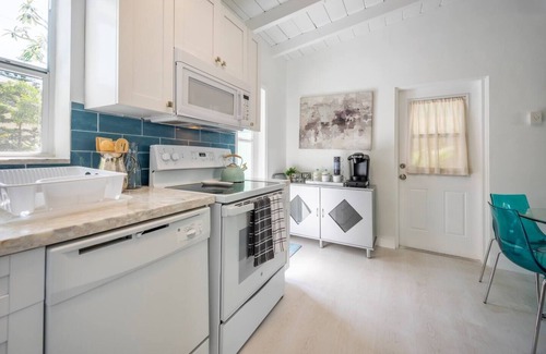 Middle River Terrace Casa | Designer Pool Home! BNR Vacation Rentals