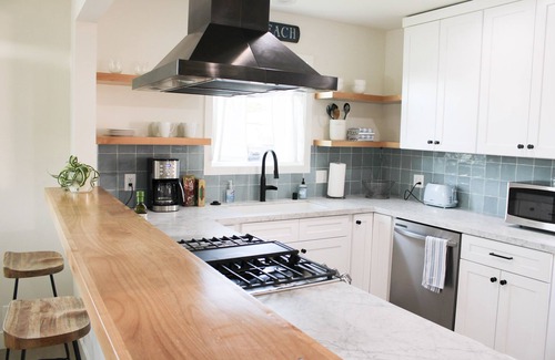 Del Aire Casa | Designer Remodel 3 bed/2 bath Beach House Near LAX