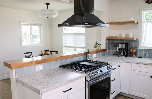Del Aire Casa | Designer Remodel 3 bed/2 bath Beach House Near LAX