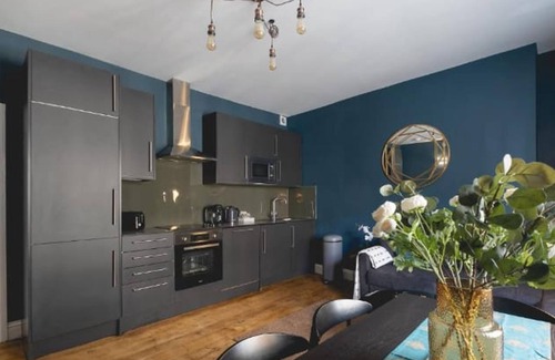 Hove Apartamento | Designer Retreat 5 Location Balcony Parking