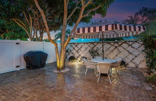 Delray Beach Cabaña | Designer's Delray Hideaway in Delray's Hottest Neighborhood - Newly Renovated