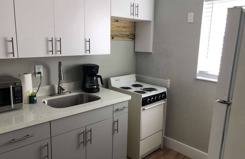 Wynwood Art District Condominio | ✨Designer Studio Flat w/Full Kitchen Free Parking
