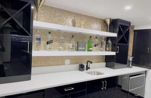 Airdrie Casa | Designer suite with a Pool Table/Xbox/Arcade/Jumbo Jenga