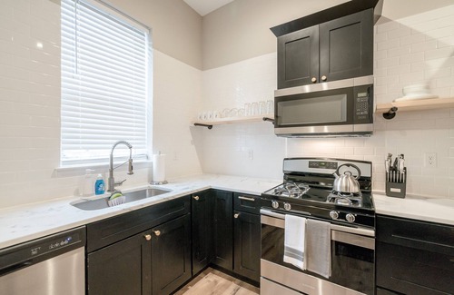 Benton Park Casa | Designer Townhome 2 of 3 Left Side - JZ Vacation Rentals