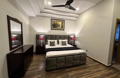 Rawalpindi Apartamento | *Designer’s Luxurious 1BHK at Top Location of Twin Cities!