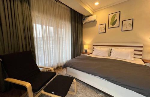 Rawalpindi Apartamento | *Designer’s Luxurious 1BHK at Top Location of Twin Cities!