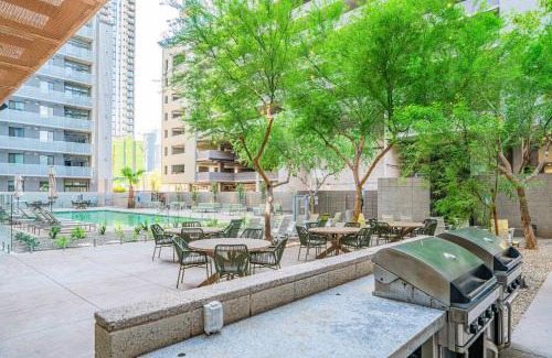 Evans Churchill Apartamento | Desirable 2BD - Central DT, Gym, Pool, Parking Sleep8