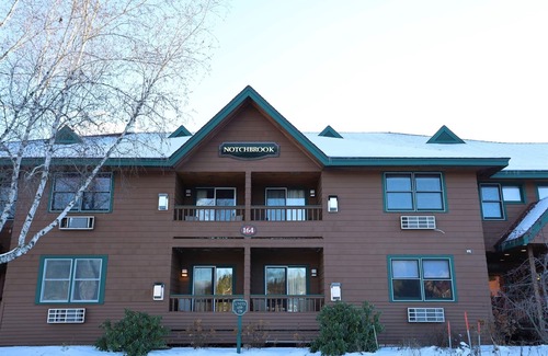 North Woodstock Condominio | ¡Excelente condominio para una familia junto al Centro de recreación con piscina, jacuzzi, sala de juegos y más!