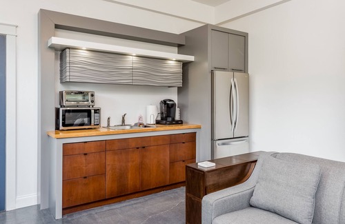 Swannanoa Apartamento | Desirable escape near downtown with firepit, fast WiFi, central AC & kitchenette