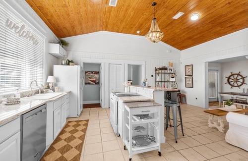 Gulf Pines Casa | Destin Beach House - Southern Comfort