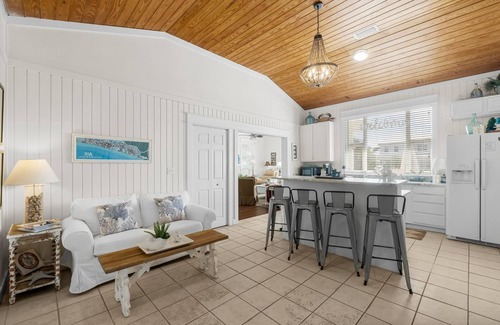 Gulf Pines Casa | Destin Beach House - Southern Comfort