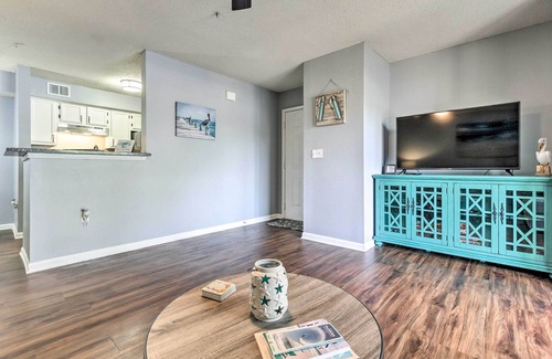 Indian Bayou Condominio | Destin Condo w/ Pool Access < 1 Mi to the Beach!