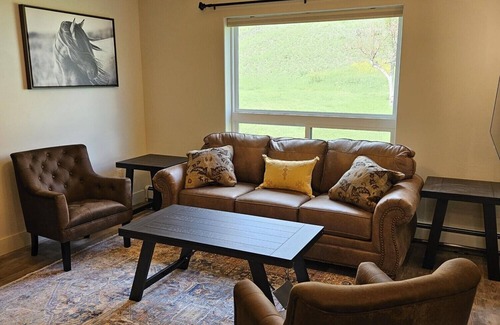 Gardiner Cabina | Destination Delight! Free Parking, Edge of Yellowstone North Entrance!