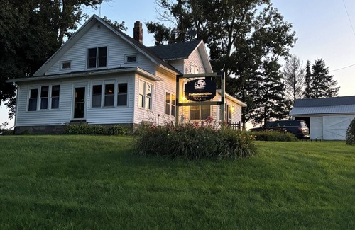 Darlington Casa | Destination Driftless- A Trailside Retreat