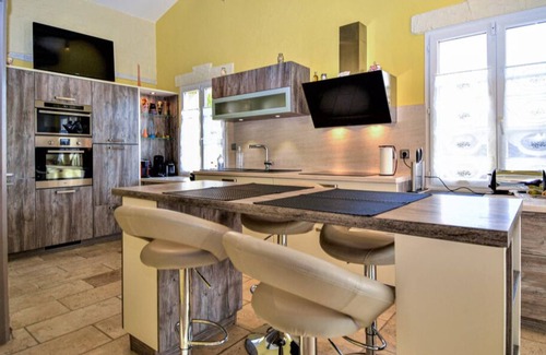 Jonquieres-Saint-Vincent Casa | Detached house / villa with private pool near pont du Gard