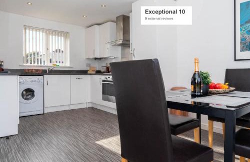 Smethwick Casa | Detached 3 Bedroom House - Gaerden - Parking - Top Rated - Netflix - Wifi - 98C