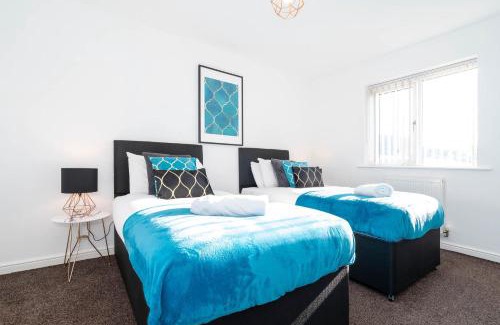 Smethwick Casa | Detached 3 Bedroom House - Gaerden - Parking - Top Rated - Netflix - Wifi - 98C