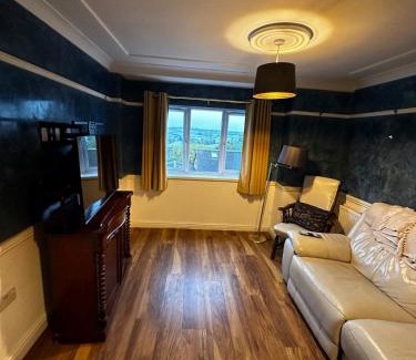 Napton-on-the-Hill Casa | Detached 4BR, 4 Bathroom, Driveway, WiFi, Smart TV