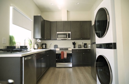 San Jose Apartamento | DETACHED ADU: SAN JOSE CITY HALL - SJSU 2B/2B