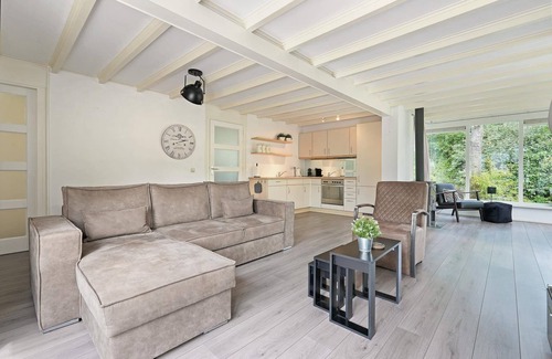 Ouddorp Casa | Detached and completely single-floor holiday bungalow on the award-winning holiday park Klepperstee near the beach and the North Sea.
