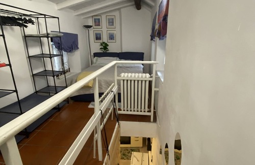 Intra Cama Y Desayuno | Detached apartment with small terrace in the center 2 minutes from the lake