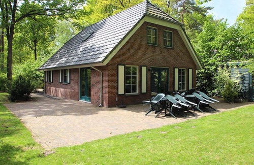 Hooghalen Casa | Detached bungalow for 10 persons