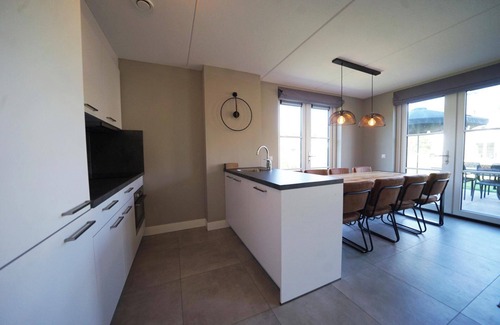 Lochem Casa | Detached bungalow on the water with 4 bedrooms