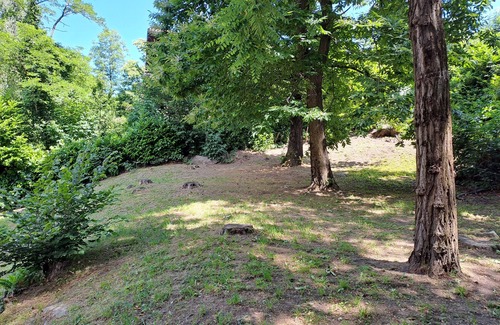 Magreglio Casa | Chalet independiente, fresco, soleado y tranquilo con amplio jardín.