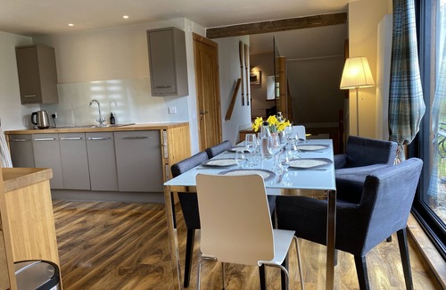 Ballater Cabaña | Detached cottage with a large garden in rural woodlands