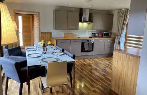 Ballater Cabaña | Detached cottage with a large garden in rural woodlands