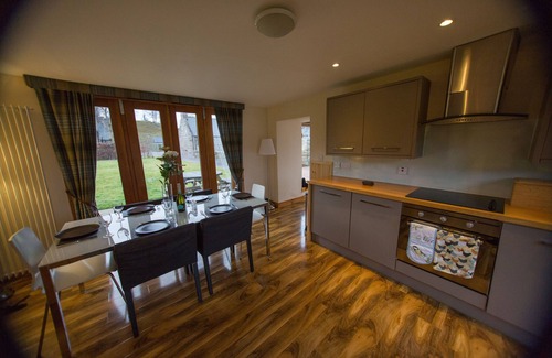 Ballater Cabaña | Detached cottage with a large garden in rural woodlands