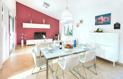 Cielo de Bonaire Villa | Detached Family Villa with Sea Views in Bonaire, A/C, Private Gated Pool just 15mins walk to Marina