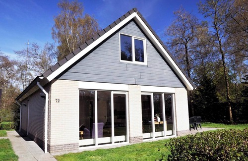 Noordwolde Casa | Detached holiday bungalow for six people