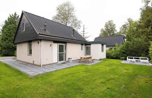 Noordwolde Casa | Detached holiday bungalow for six people