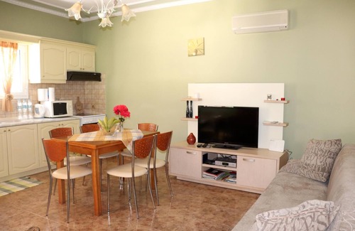 Agios Matthaios Casa | Casa de vacaciones independiente con jardín junto al mar, Wifi | Skidi, Corfú