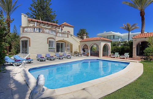 Urbanizacion Marbessa Villa | Villa independiente con piscina privada en Marbella
