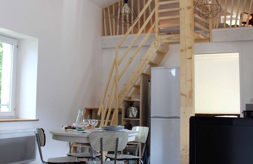 Chatel-sur-Moselle Casa | Detached house 1 bedroom, 1 bathroom, large enclosed garden and terrace