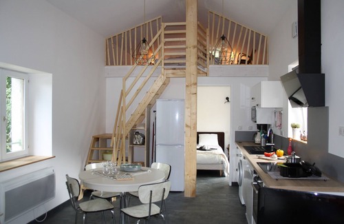 Chatel-sur-Moselle Casa | Detached house 1 bedroom, 1 bathroom, large enclosed garden and terrace