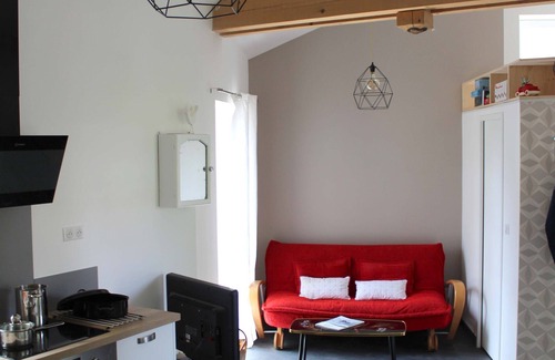 Chatel-sur-Moselle Casa | Detached house 1 bedroom, 1 bathroom, large enclosed garden and terrace