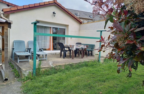 Jassat Casa | Detached house 3 km from shops.2 bedrooms, pets OK +11€ LA NUIT/SPAS.